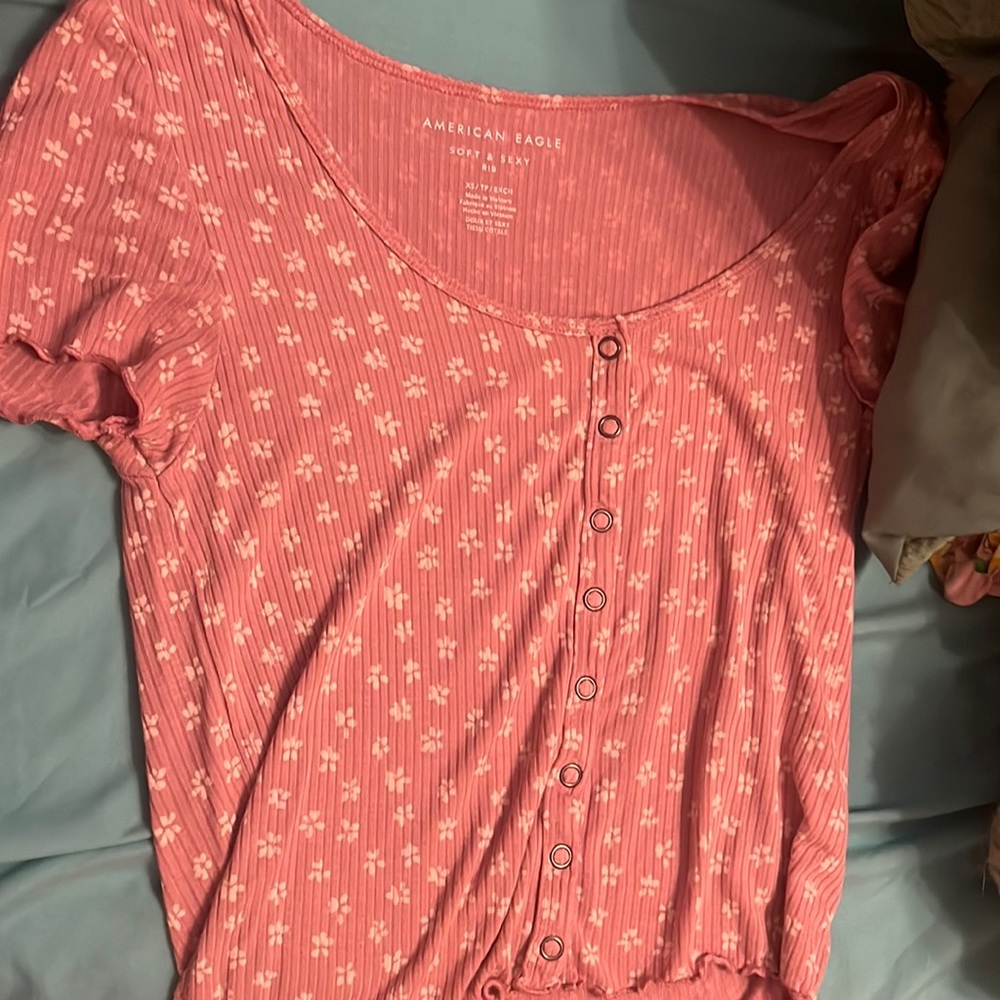american eagle flower top